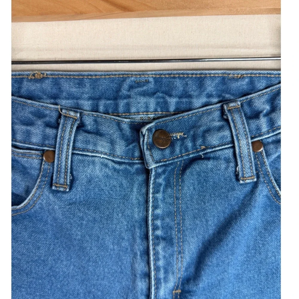 Wrangler Men's Regular Fit Straight Jeans size 28x32 Blue